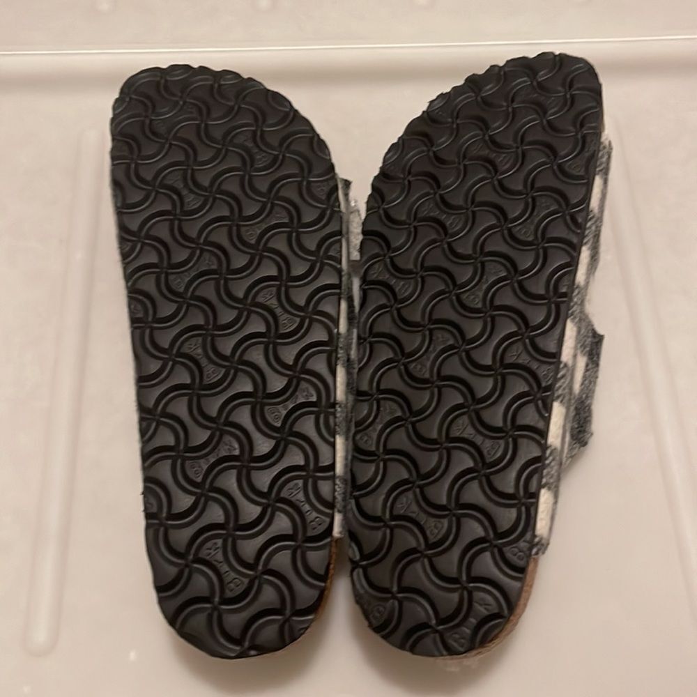 New Birkenstock Fleece Lining Gingham Sandals - Picture 6 of 6